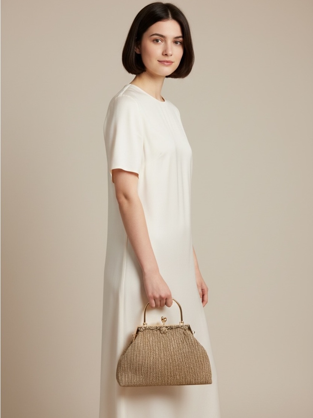 Vintage-Style Champagne Ornate Gold Frame Handbag w/Crossbody Gold-Tone Chain - Picture 4 of 11